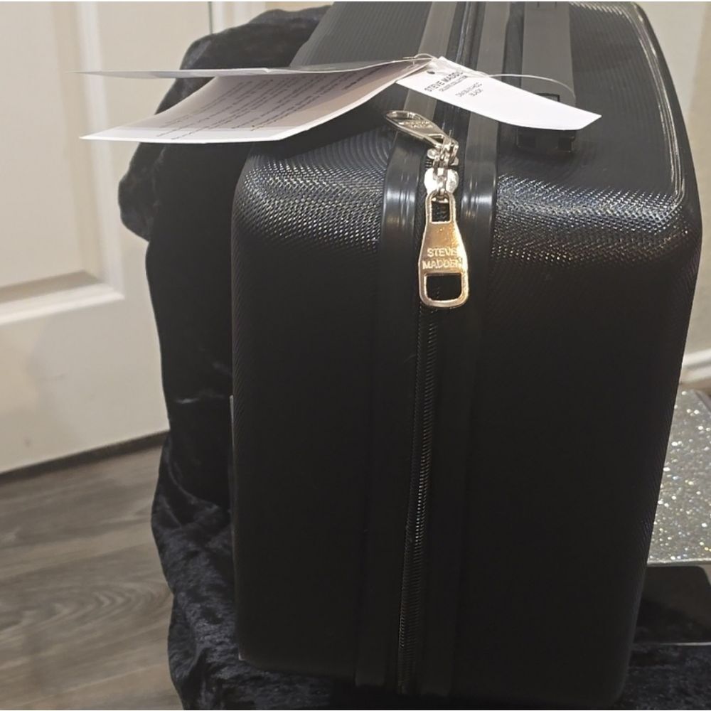 Steve Madden Celeste Collection Hard Side Travel Cosmetic Case- Black - Picture 4 of 7